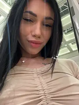 Изображение секс-шоу модели ilariea_girl