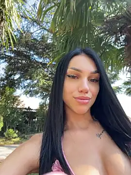 Изображение секс-шоу модели ilariea_girl Изображение секс-шоу модели ilariea_girl