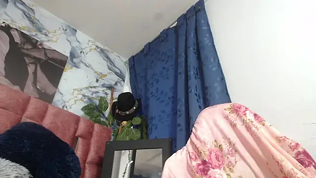 Kazsandraa's sex show image