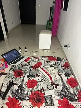 NV-Nikoll's sex show image