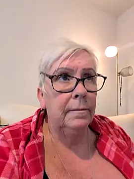 Playful_MILF_Demi's sex show image