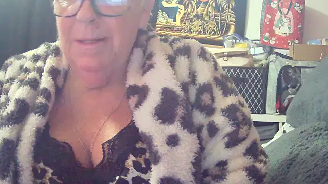 Playful_MILF_Demi's sex show image