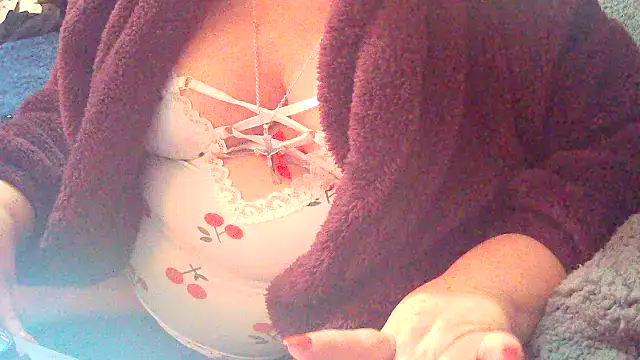 Playful_MILF_Demi's sex show image