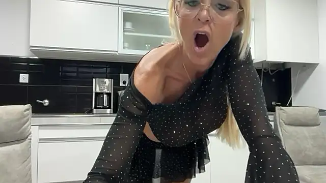Reyna63's sex show image
