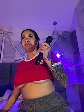 Изображение секс-шоу модели kiim_taaylor