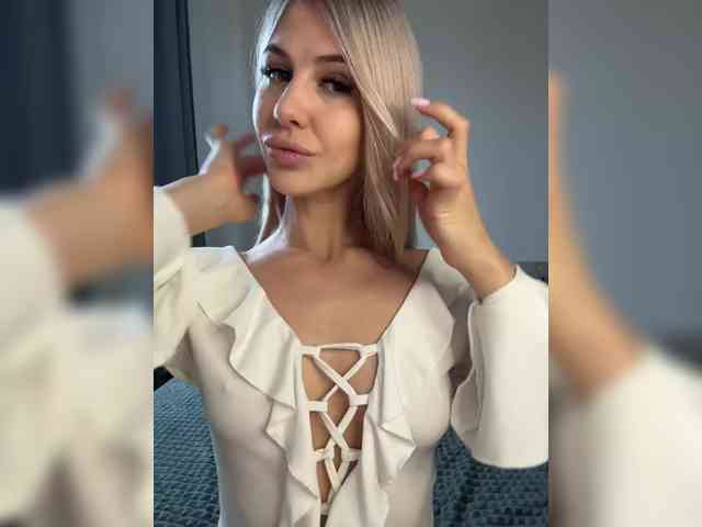 Baby-Mariposa's sex show image