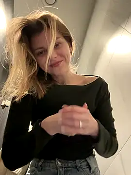 ValenciaShock's sex show image ValenciaShock's sex show image