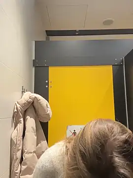 ValenciaShock's sex show image