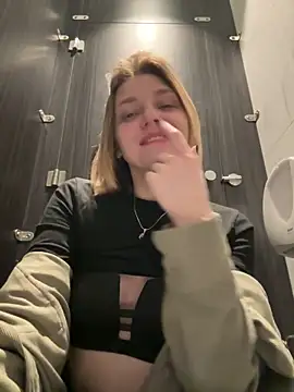 ValenciaShock's sex show image