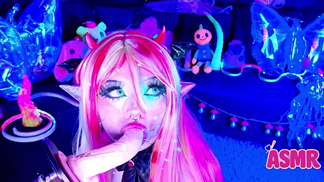 Изображение секс-шоу модели LaytonBox Изображение секс-шоу модели LaytonBox