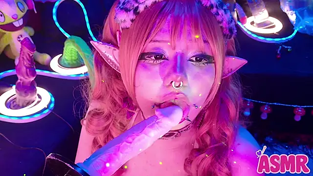 Изображение секс-шоу модели LaytonBox Изображение секс-шоу модели LaytonBox