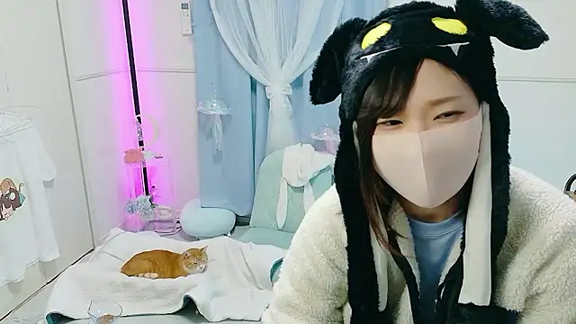 MEI--55's sex show image