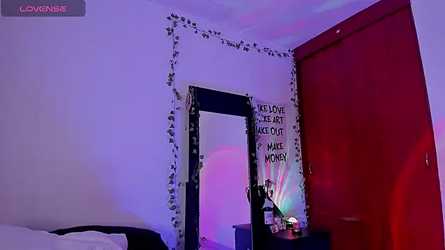 Sexshow-Bild von little_kayla_ Sexshow-Bild von little_kayla_