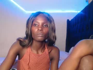 essy_hero's sex show image