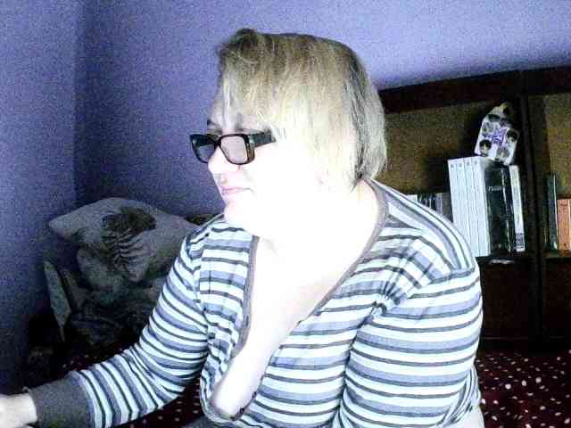 sweetmommy's sex show image