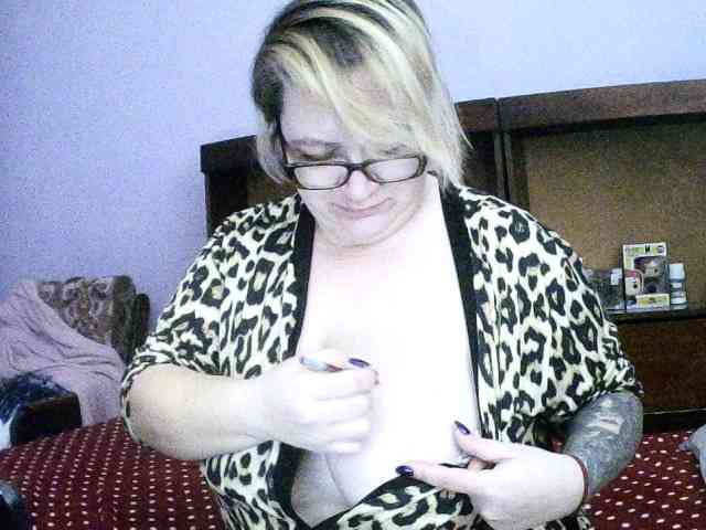 sweetmommy's sex show image