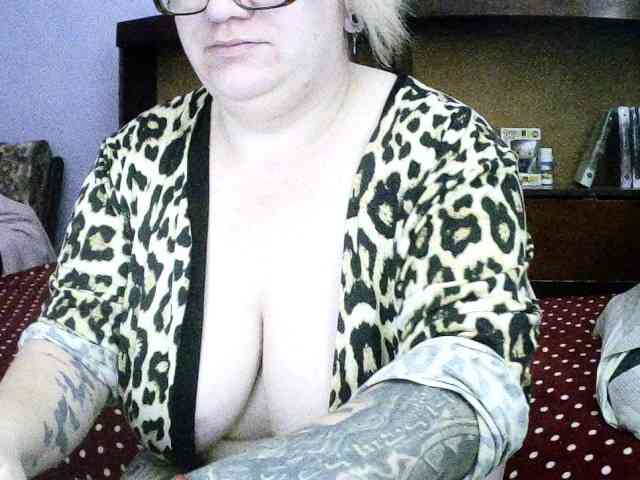 sweetmommy's sex show image