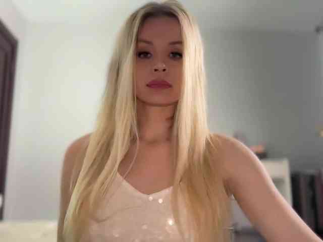 x-NaStyA-x's sex show image