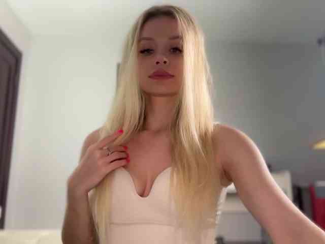 x-NaStyA-x's sex show image