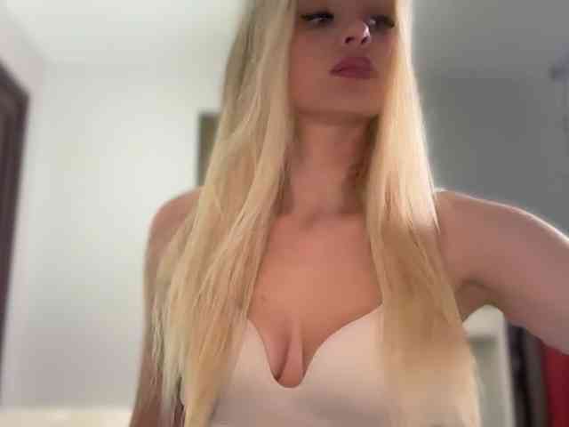 x-NaStyA-x's sex show image