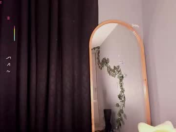 Sexshow-Bild von curlyy915e Sexshow-Bild von curlyy915e