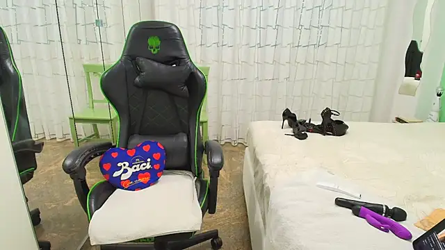 __Nina's sex show image