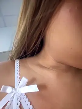 MayaMoanXXX's sex show image