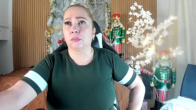 Danna_topless's sex show image