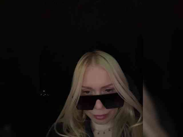 Sexshow-Bild von -SexyMilf-