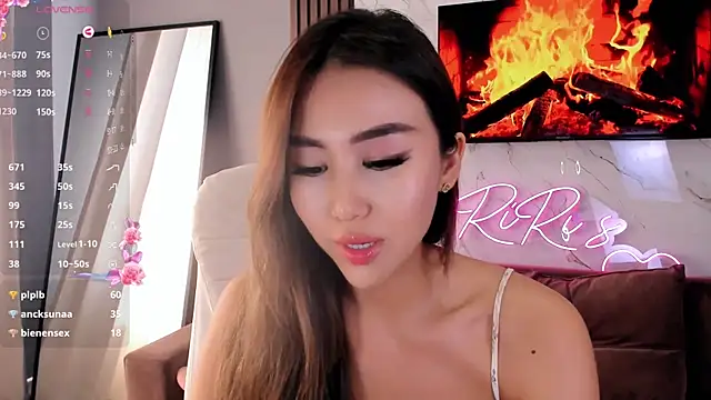 lilulileee's sex show image