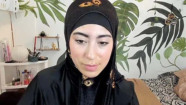 chaymae_nah_'s sex show image