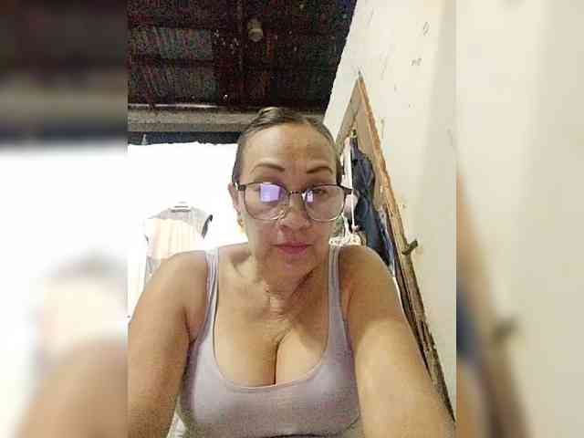 cherrywhite03's sex show image cherrywhite03's sex show image