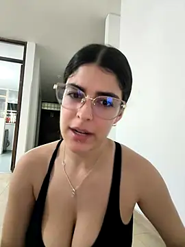 Изображение секс-шоу модели _Niah_ Изображение секс-шоу модели _Niah_