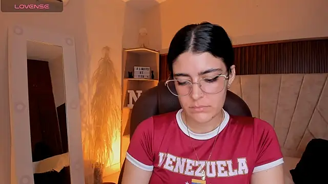 _Niah_'s sex show image