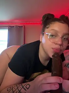 QueenNuttCollector's sex show image