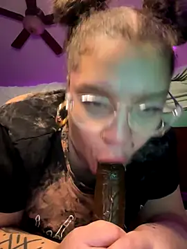 QueenNuttCollector's sex show image