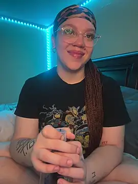 QueenNuttCollector's sex show image