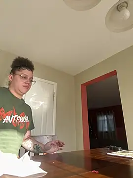 QueenNuttCollector's sex show image