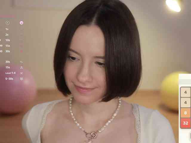 -FemaleEssence-'s sex show image