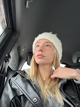 sssativa_more's sex show image