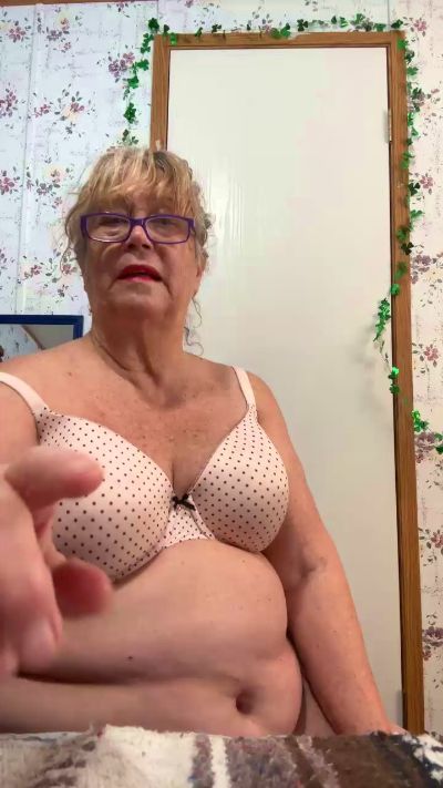 curvygranny1972's sex show image