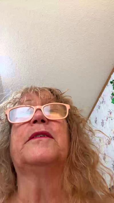 curvygranny1972's sex show image