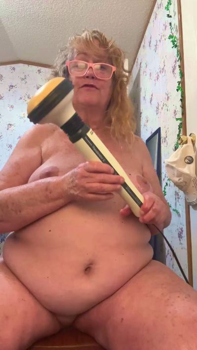curvygranny1972's sex show image