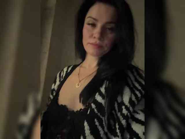 Ylia2111-1's sex show image