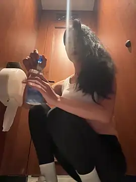 so-linger's sex show image
