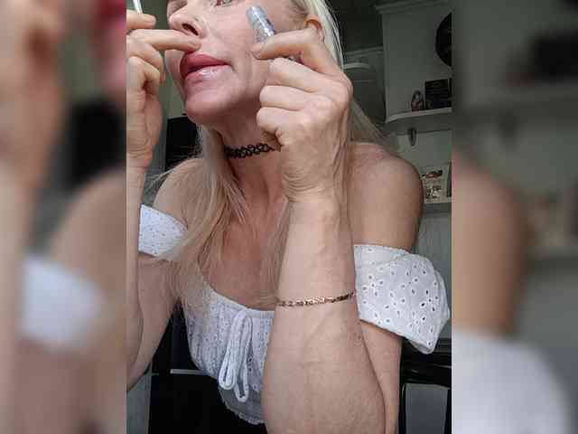 Mazalane's sex show image