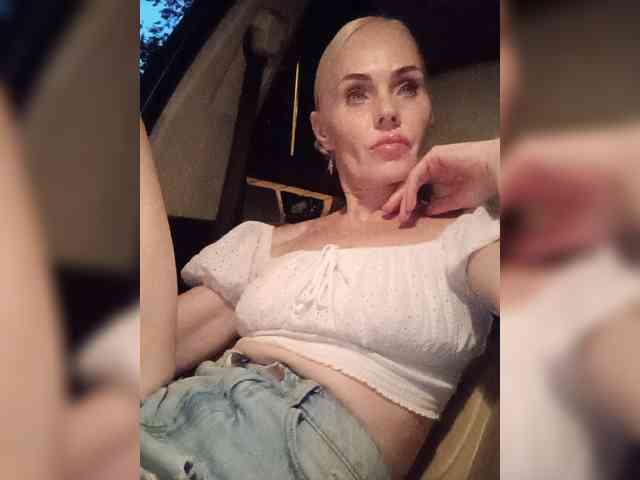 Mazalane's sex show image