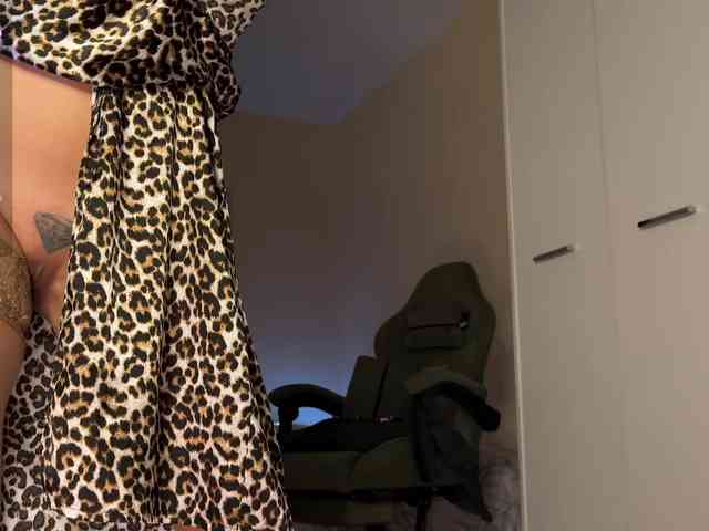 Naughty-Mari's sex show image Naughty-Mari's sex show image