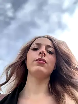 LoraaDoll's sex show image