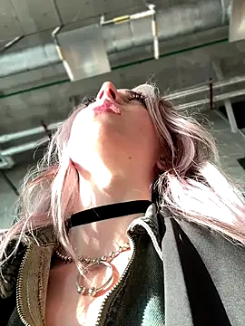 LoraaDoll's sex show image